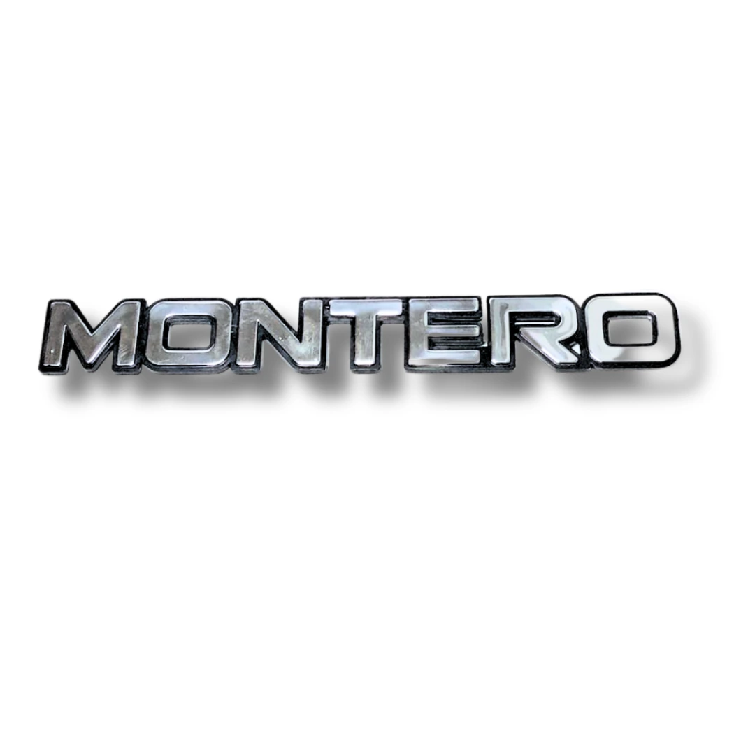 emblema-inyectado-mitsubishi-montero-adhesivo